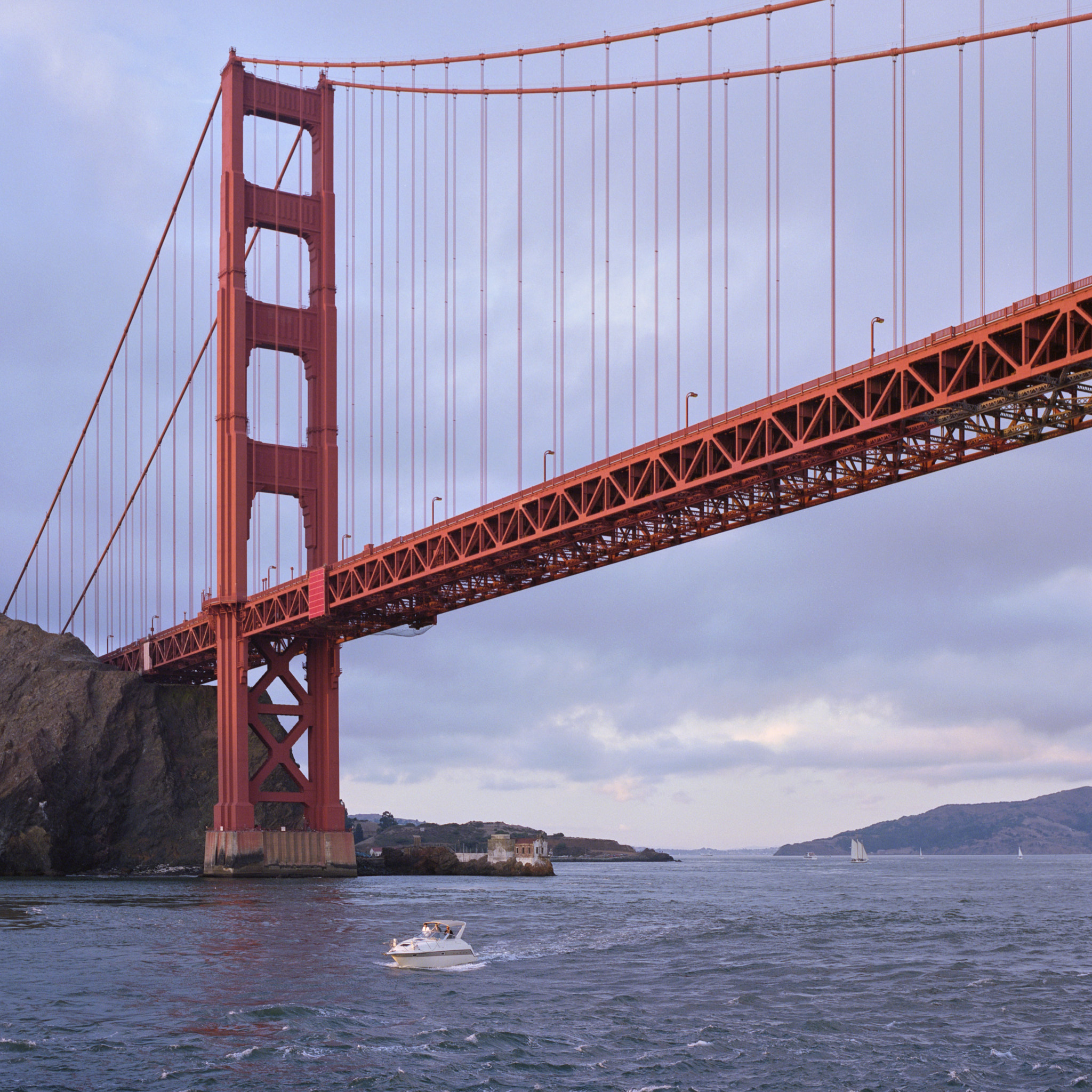 Golden Gate Bridge - Hasselblad - Hasselblad 500 C/M - 80mm f2.8 CF