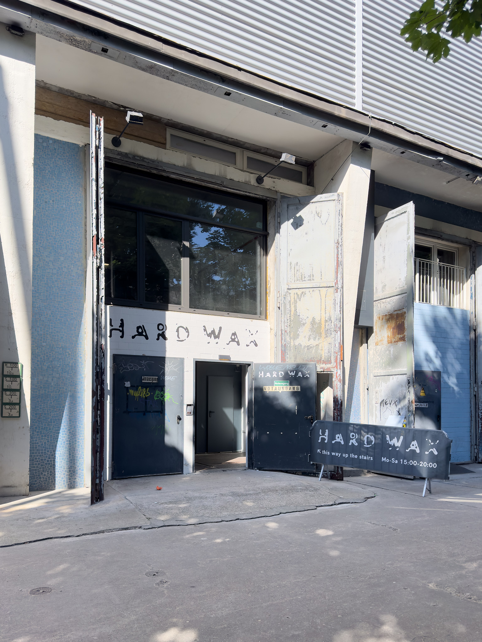 Hard Wax - Apple - iPhone 15 Pro Max - iPhone 15 Pro Max Main (6.8mm)