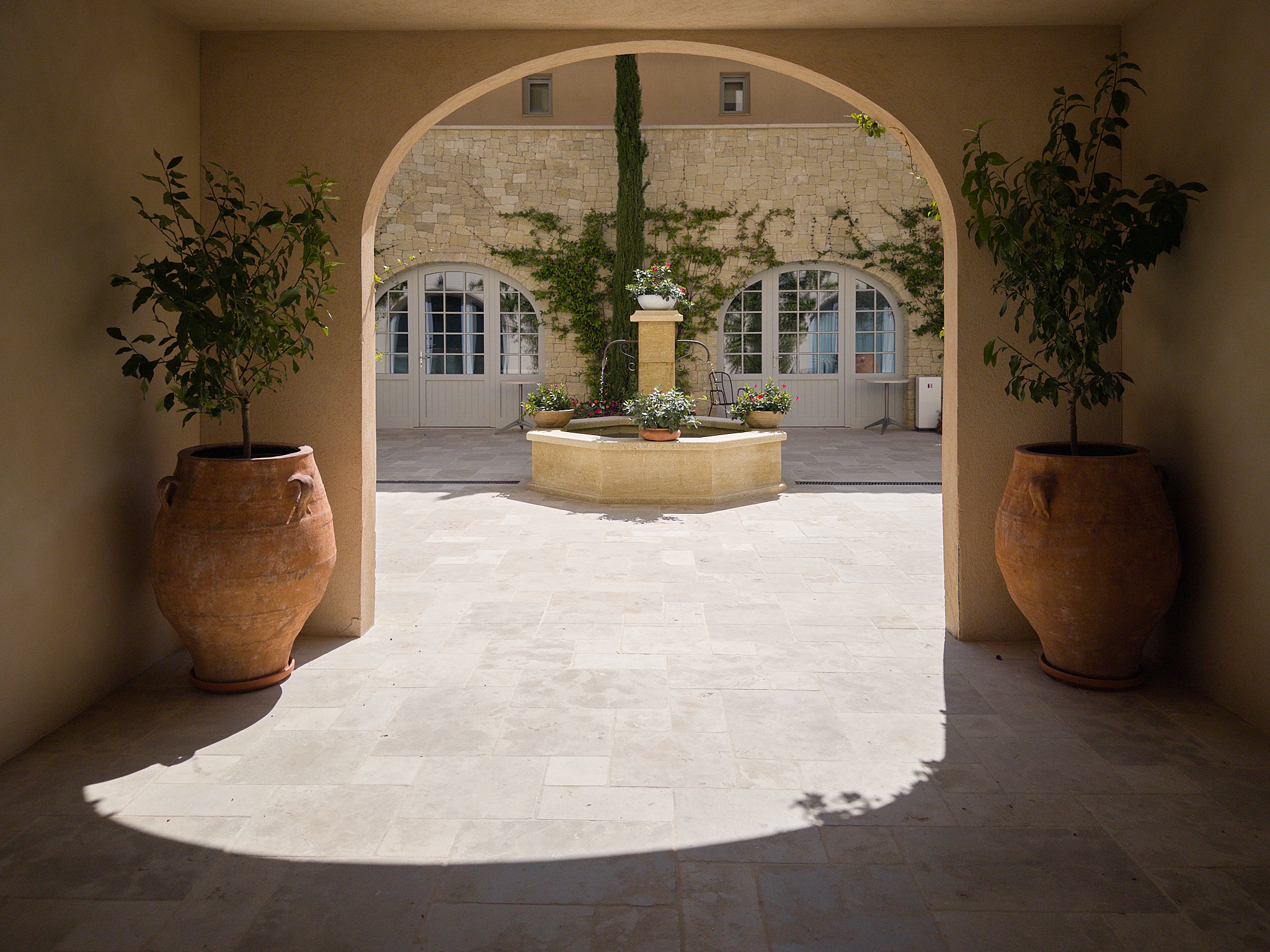 Château La Coste - Apple - iPhone 15 Pro Max - iPhone 15 Pro Max Main (6.8mm)